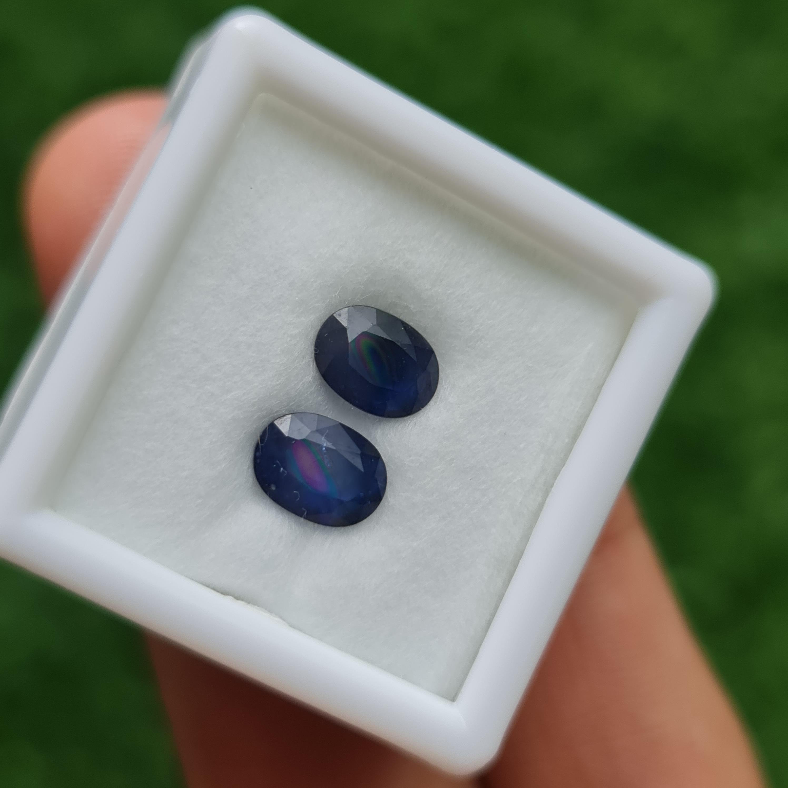 พลอย ไพลิน blue sapphire 1.91 กะรัต (Cts.) 2 เม็ด (Pcs.) พลอยแท้ อัญมณีมงคลประจําวันเกิด เครื่องประดับพลอย