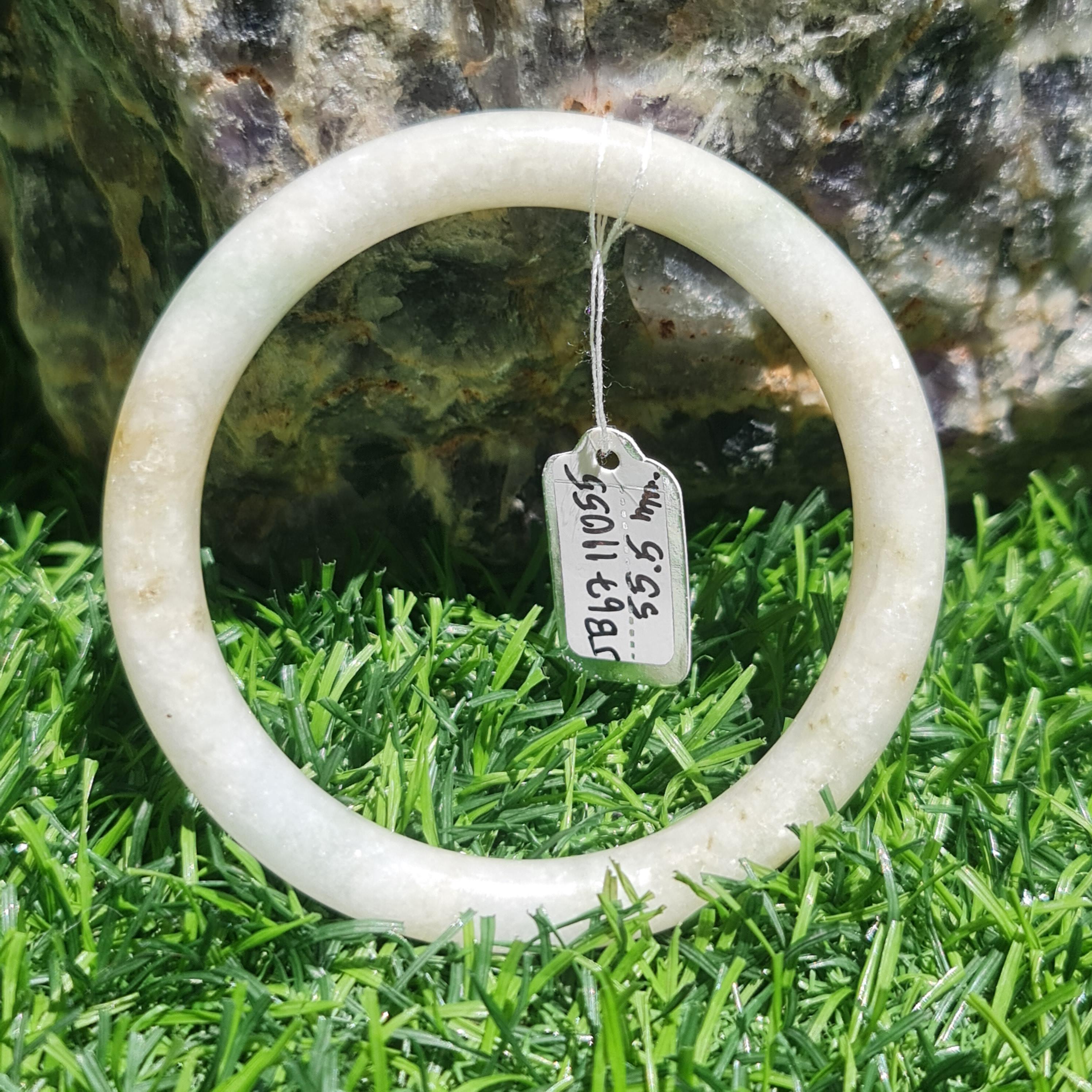 JB6711055 หยก พม่า แท้ Jade กำไลหยก 55.5 มม. (Jadeite bracelet) พม่า (Myanmar)