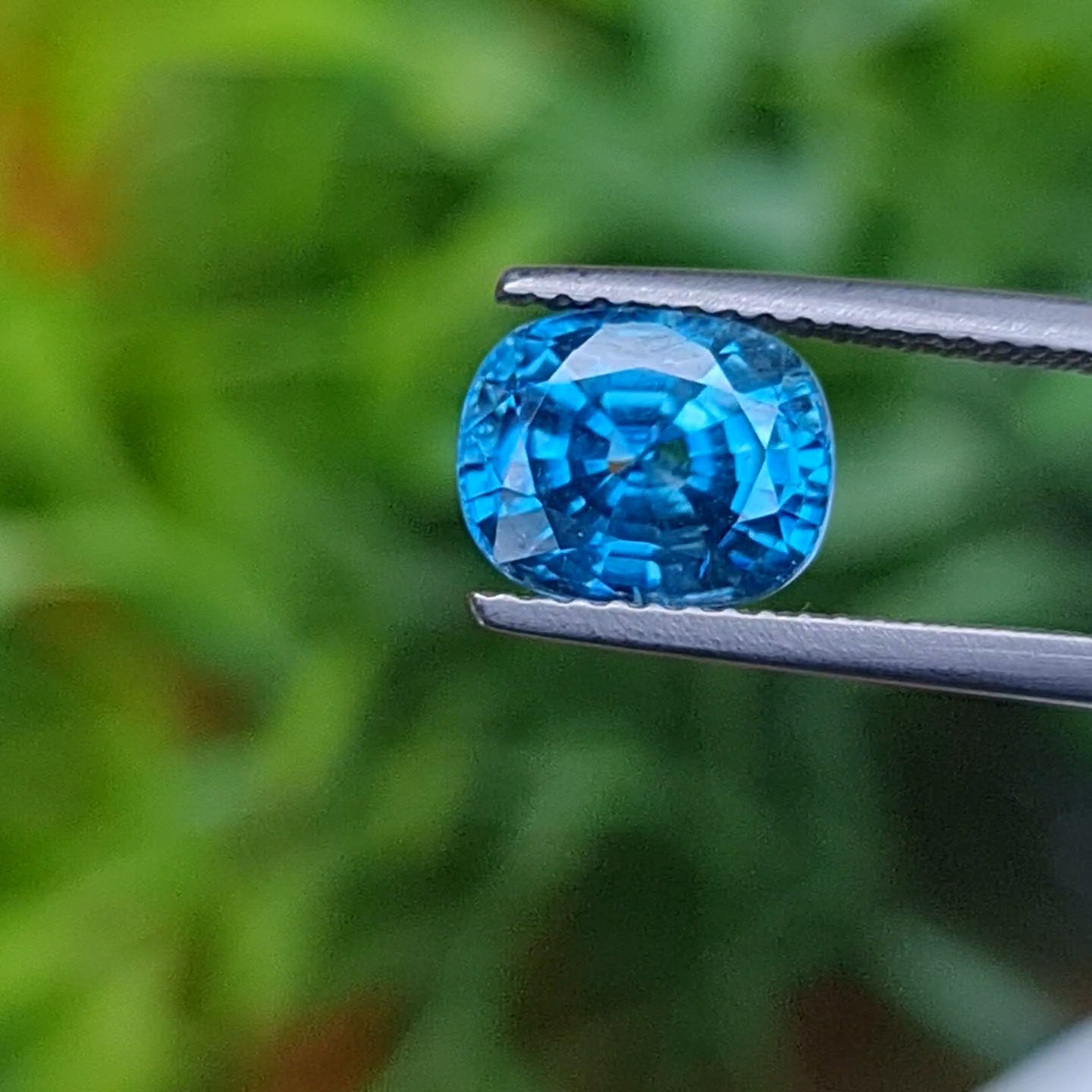 พลอย เพทาย (Zircon) 3.66 กะรัต (Cts.) พลอยแท้ อัญมณีมงคลประจําวันเกิด เครื่องประดับพลอย