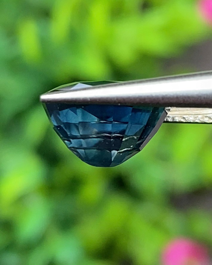 พลอย ไพลิน blue sapphire 4.92 กะรัต (Cts.) พร้อมใบเซอร์ พลอยแท้ อัญมณีมงคลประจําวันเกิด เครื่องประดับพลอย