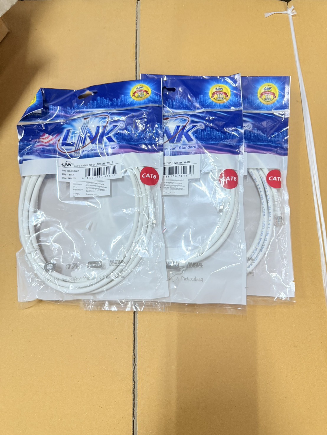 สาย LAN Link CAT 6 PATCH CORD LSZH 3M. White (US-5103LZ-1) มี 3 เส้น