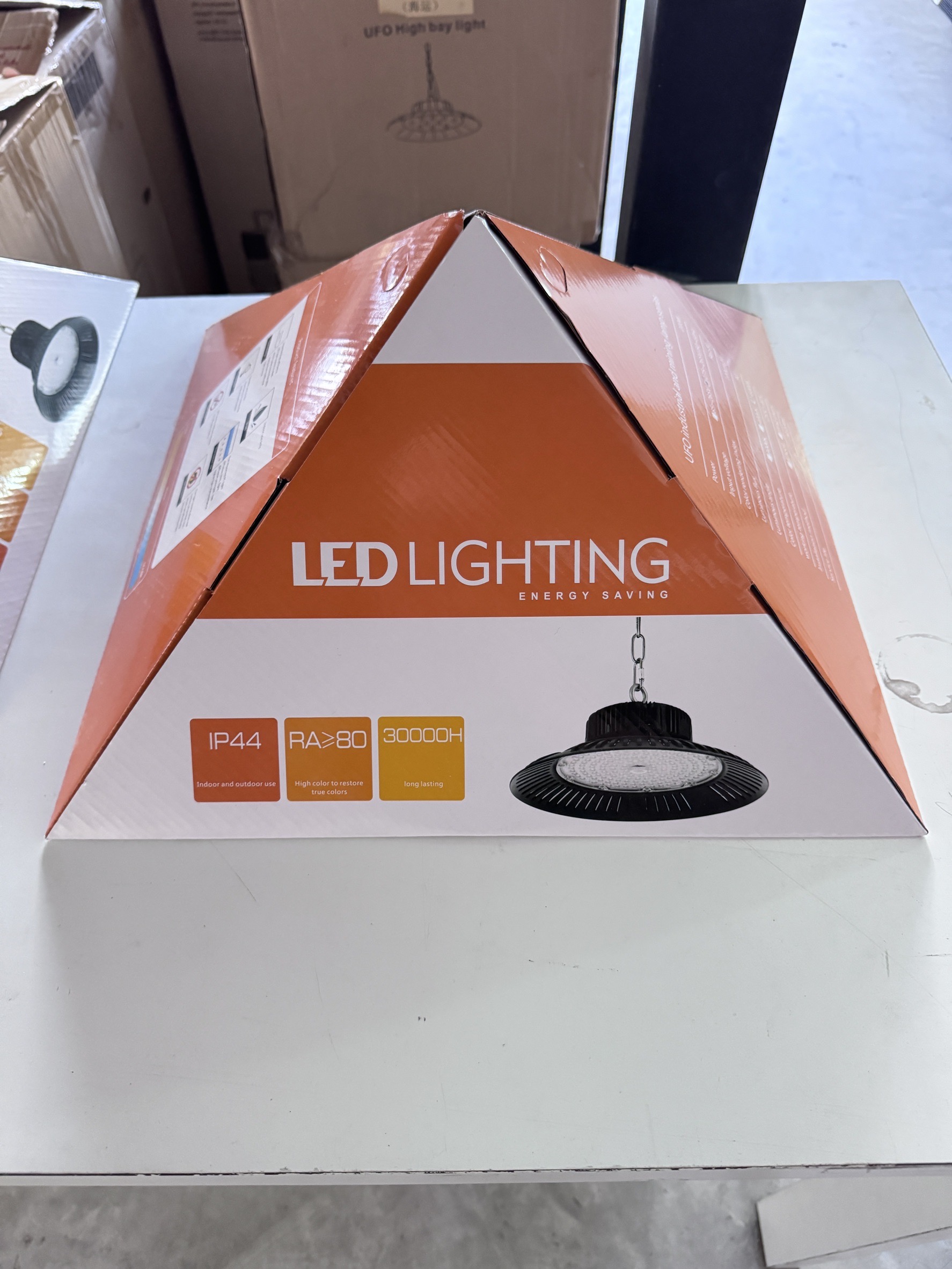 โคมไฟ LED LIGHTING IP44 175-265B/50 60Hz 6000K