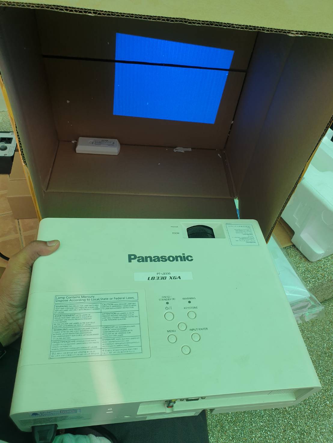 Panasonic PT-LB330A สภาพดี พิเศษ แถม จอขนาด 10 * 2 เมตร