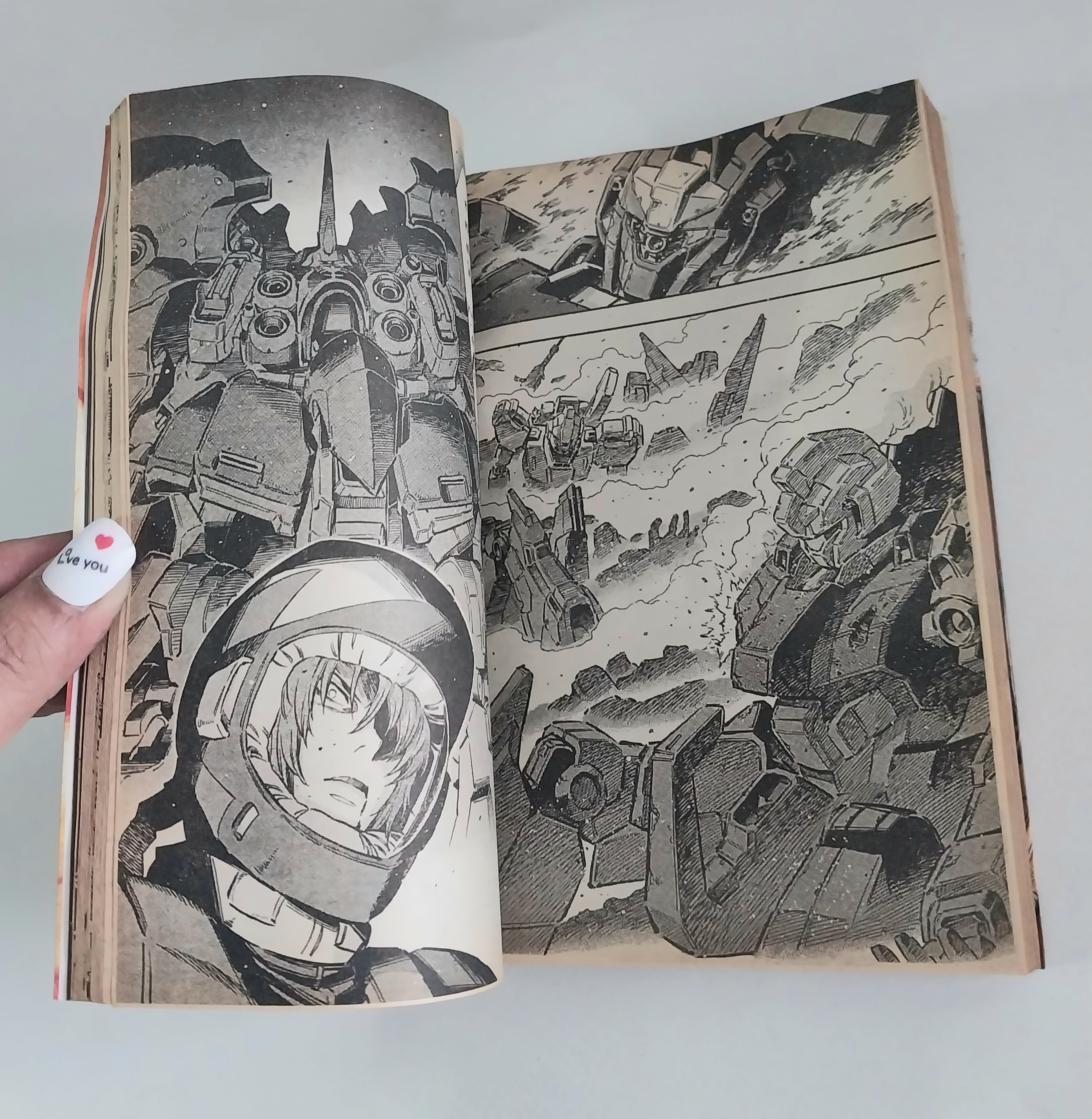 มือ2 มีตำหนิ โปรดตรวจสอบทุกภาพ,หนังสือการ์ตูนกันดั้ม Mobile Suit Gundam หุ่นรบอวกาศกันดั้ม UC เล่ม 1/2 (ราคาต่อเล่ม)