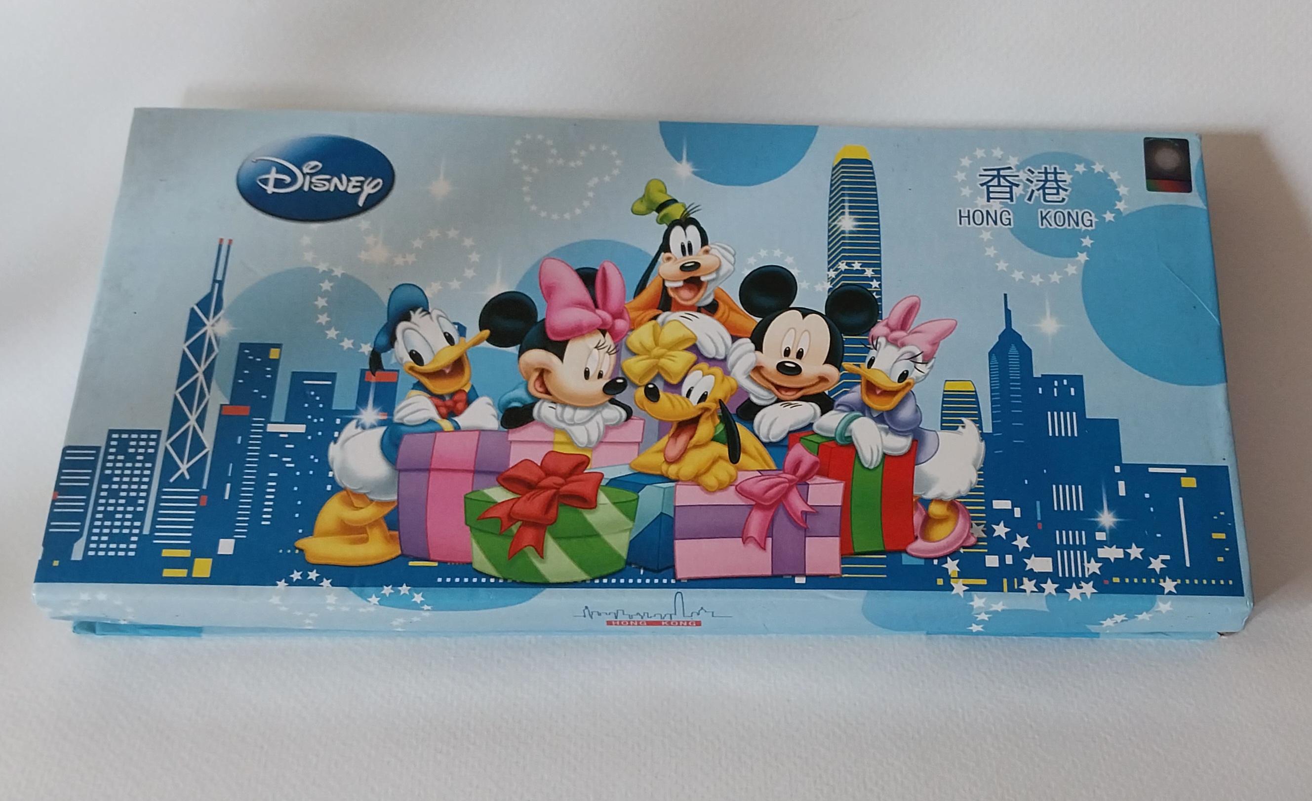 ของสะสมเก่า พวงกุญแจจากดิสนีย์HongKong มี4ชิ้น ชิ้นขวาสุดเป็นกรรไกรตัดเล็บ ***ขึ้นสนิมบ้าง โปรดดูทุกภาพ