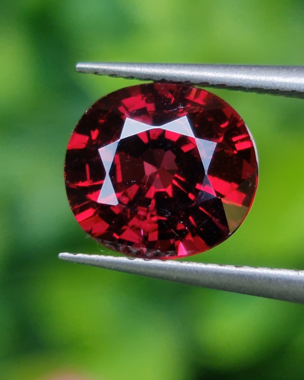 พลอย โรโดไลต์ กาเน็ท Rhodolite Garnet 2.49 กะรัต Cts.พลอยแท้ อัญมณีมงคลประจําวันเกิด เครื่องประดับพลอย