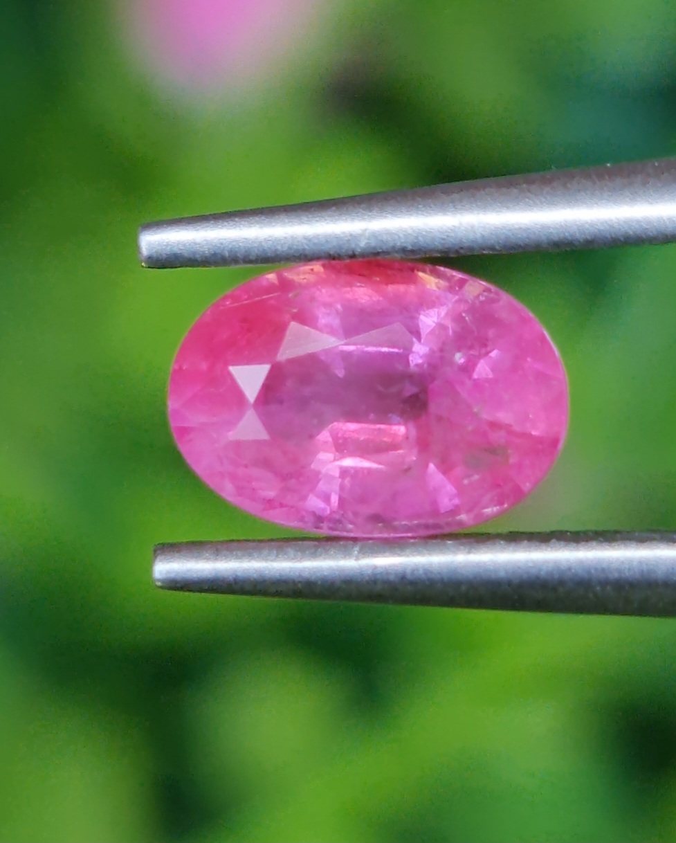 พลอย ชมพู พิ้ง แซฟไฟร์ Pink Sapphire 1.02 กะรัต (Cts.) พลอยแท้ อัญมณีมงคลประจําวันเกิด เครื่องประดับพลอย