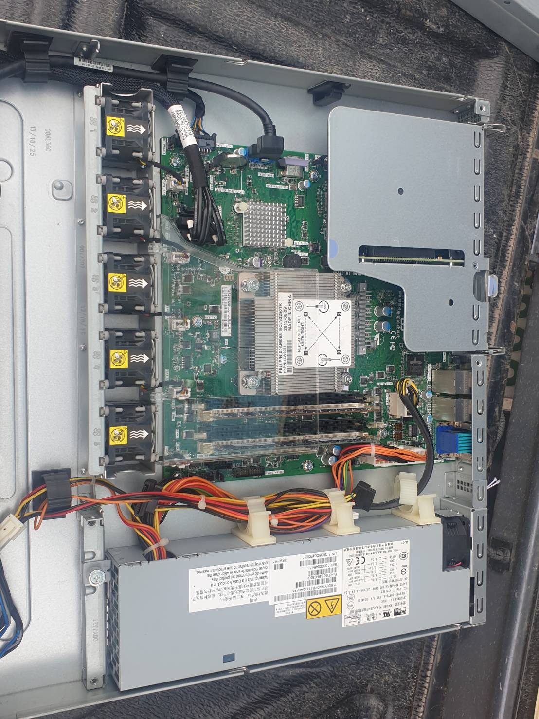 Server IBM X3250 M5 E3-1270v3 Ram 16GB HDD 1 TB x2 เซิฟเวอร์มือสองพร้อมใช้งาน