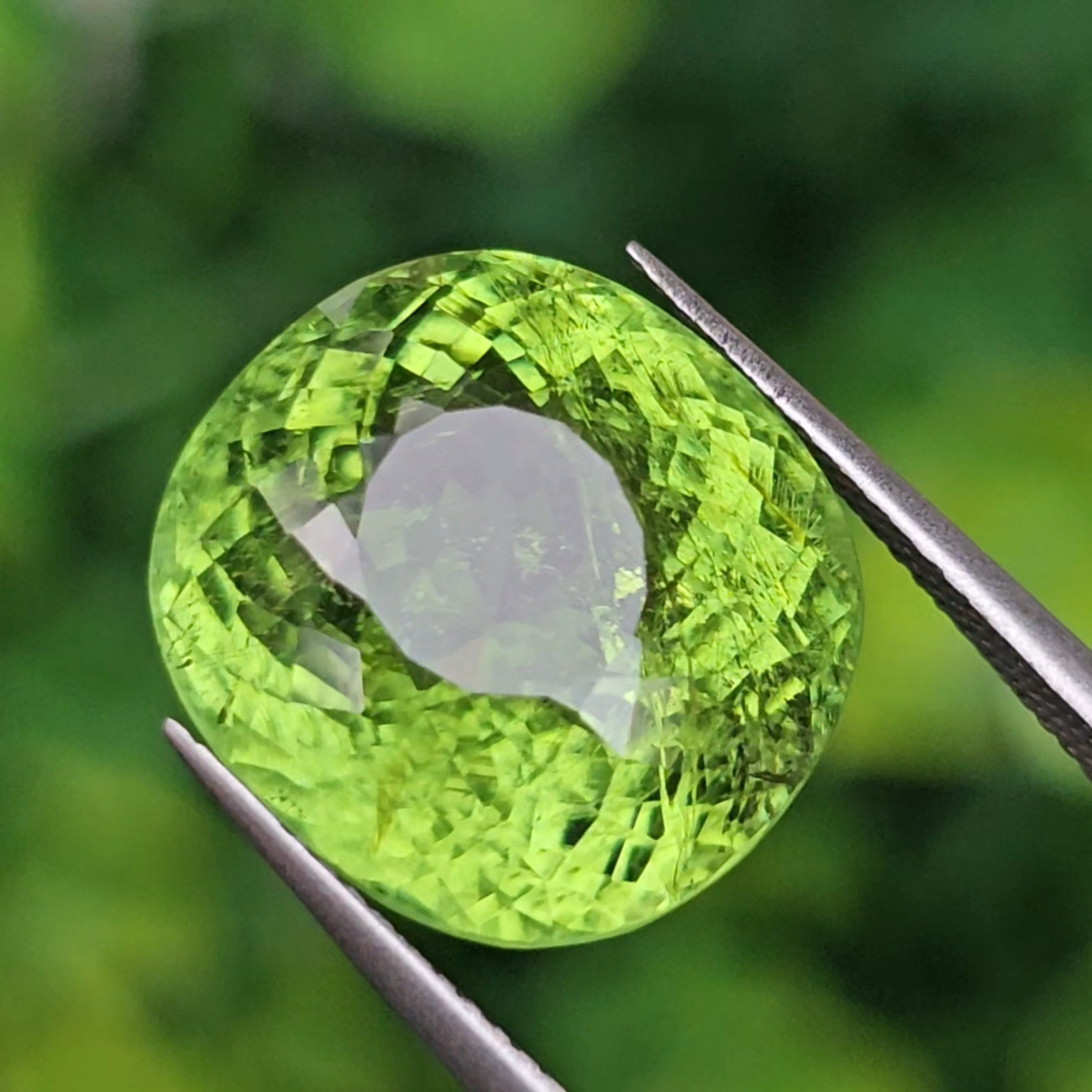 พลอย พาไรบ้า ทัวร์มาลีน Paraiba Tourmaline 11.02 กะรัต (Cts.) *สีพิเศษ เขียวนีออน neon green พร้อมใบเซอร์ พลอยแท้อัญมณีมงคล ประจําวันเกิด เครื่องประดับพลอย