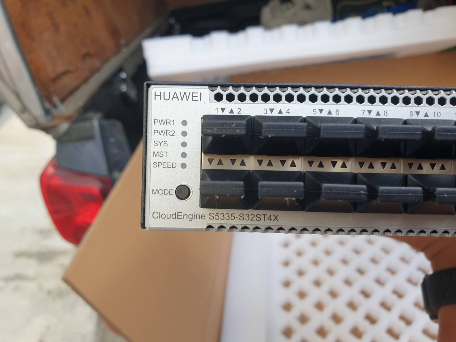 Switch Huawei S5735-S32ST4X 24*GE SFP ports 8*10/100/1000BASE-T ports 4*10GE SFP+ port ของใหม่