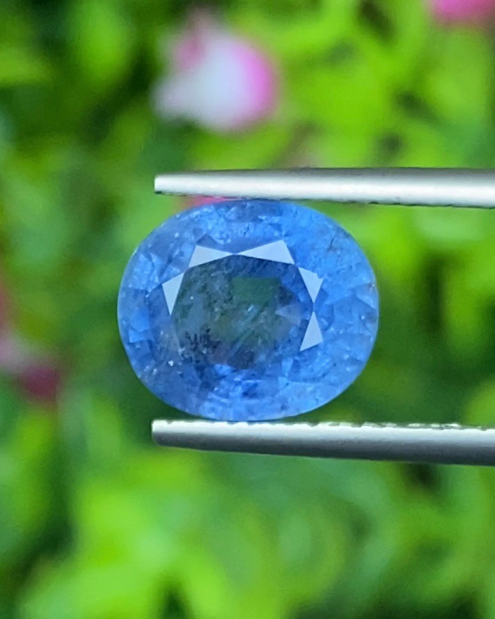 พลอย ไพลิน Blue Sapphire 4.80 กะรัต (Cts.) ดิบ (Unheated ) พร้อมใบเซอร์ พลอยแท้ อัญมณีมงคลประจําวันเกิด เครื่องประดับพลอย