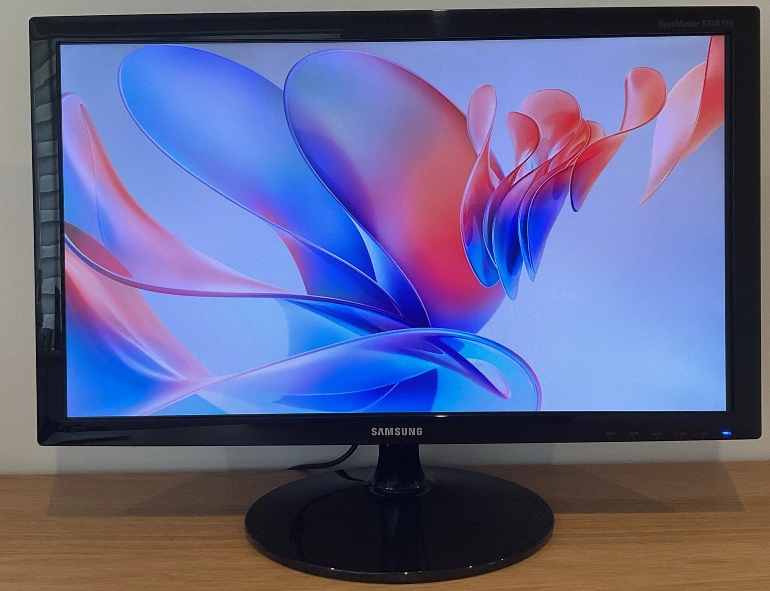 Samsung S24B150BL 24" 60Hz + Adepter มี 3 ตัว