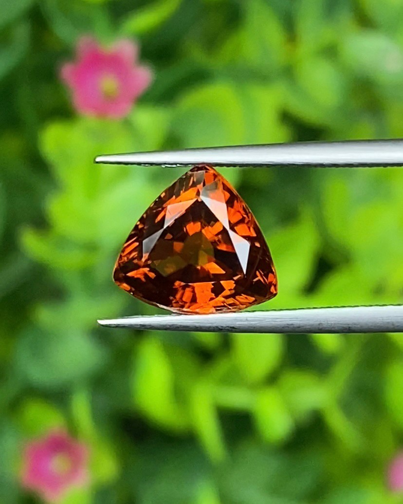 พลอย เพทาย Natural Zircon 5.00 กะรัต (Cts.) พลอยแท้ อัญมณีมงคลประจําวันเกิด เครื่องประดับพลอย