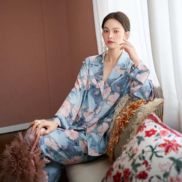 🚩พร้อมส่ง🚩ชุดนอนซาติน Silk Satin ไหมซาตินเกรดพรีเมี่ยม สีพาสเทลพิมพ์ลายดอกน่ารัก ผ้านุ่มลื่นละมุนผิว (ST121)