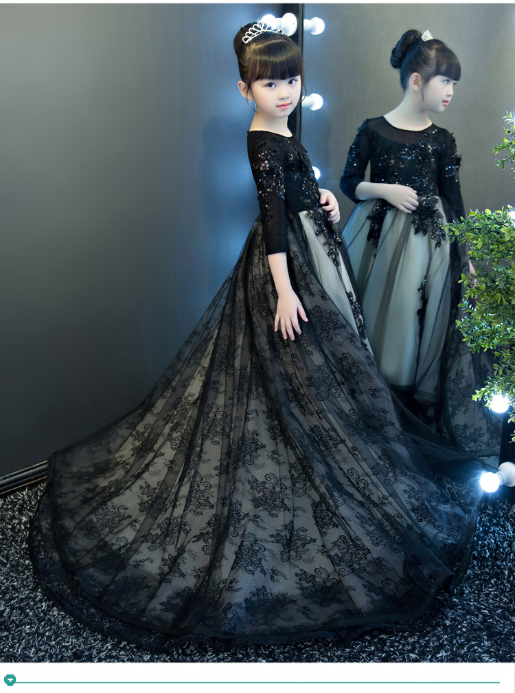 Pre-order ชุดราตรีสั้น ชุดออกงาน แขนยาว สีดำ ฉลุลูกไม้ เรียบหรู หางยาว ซิปหลัง