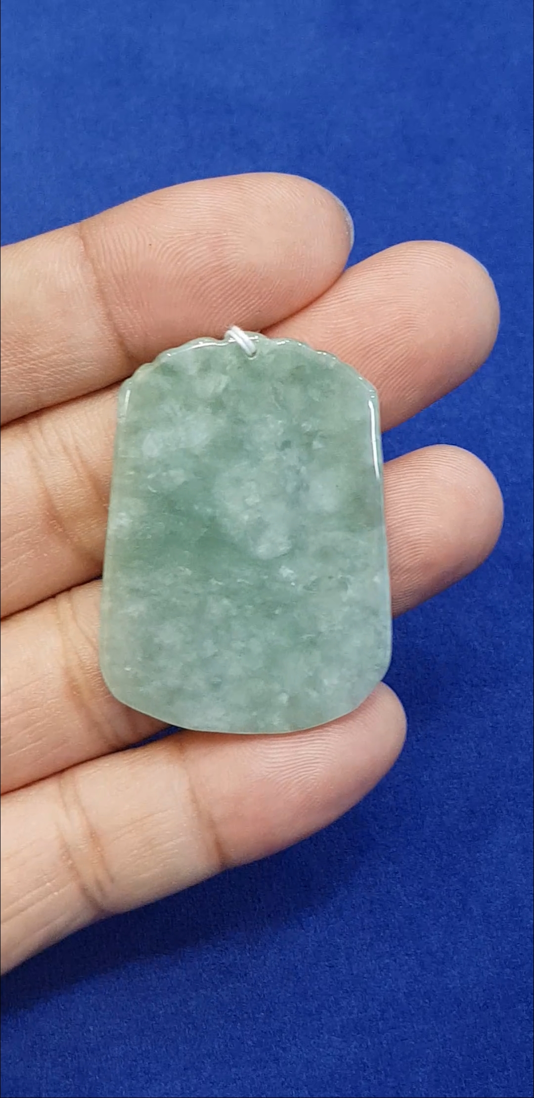 หยก พม่า แท้ Jade จี้หยก (jadeite) แกะสลักรูปมังกร ดิบ ไม่ผ่านการปรับปรุง (Type A) พม่า (Myanmar)