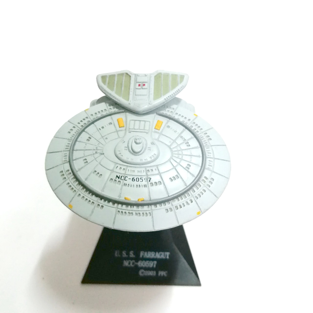 ของสะสม ยาน USS FARRAGUT NCC 60597 ขนาดยาวราว 4 นิ้ว ถอดได้บางชิ้น พร้อมฐาน งานเก่าเก็บ