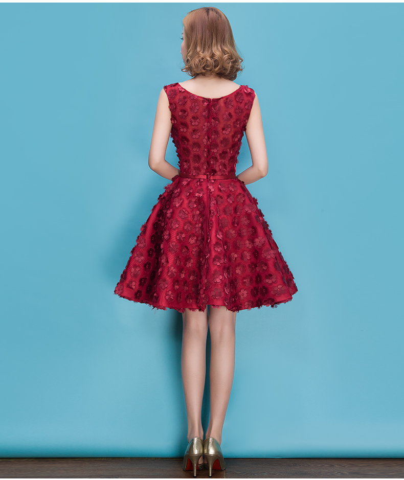 Pre-order ชุดราตรีสั้น แขนกุด สีไวน์แดง แต่งดอกไม้สามมิติ กระโปรงพอง สวยหวาน