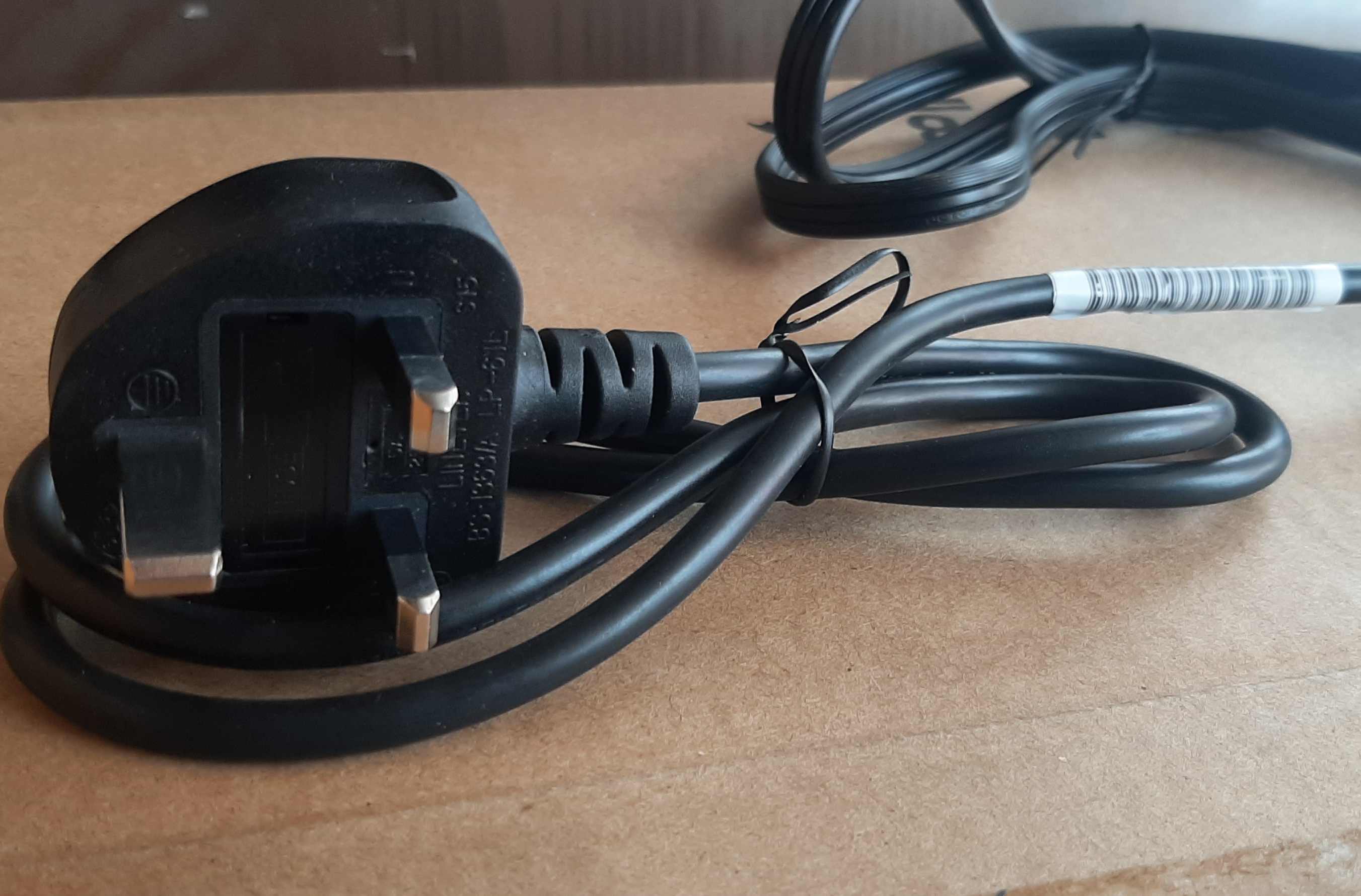 docking station มือหนึ่ง มีกล่องใหม่ HP 2013 ultraslim ค้างสต็อก ประกันร้าน 1 เดือน