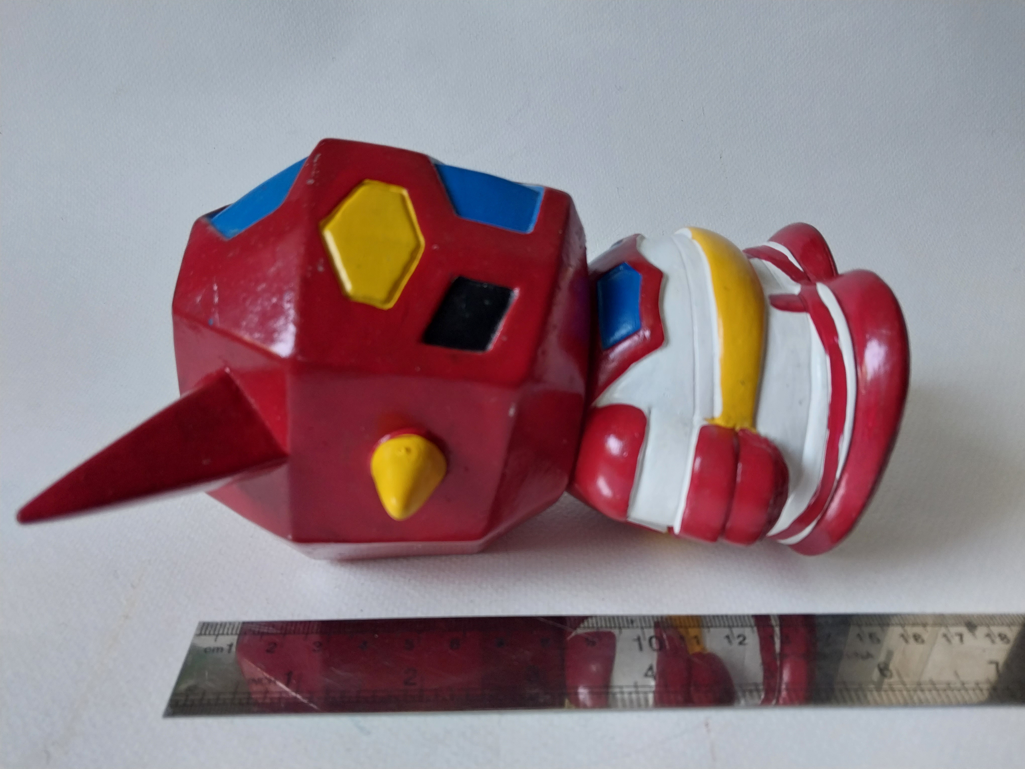 มีหลายภาพ,มีตำหนิ หุ่นเก็ตเตอร์กระปุกออมสินงานซอฟแข็ง ชนาด 6นิ้ว