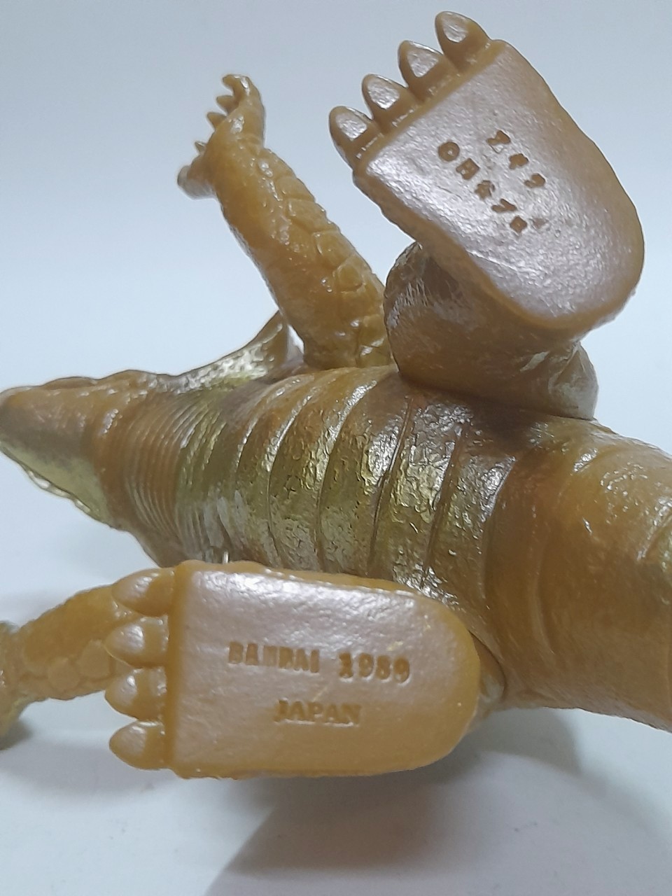 ซอฟ 6.5-7 นิ้ว สัตว์ประหลาดแคปซูล ของอุลตร้าเซเว่น อากิร่า จากอุลตร้าเซเว่น มือสอง สภาพดี มีรอยบ้าง มีปั๊มใต้เท้า