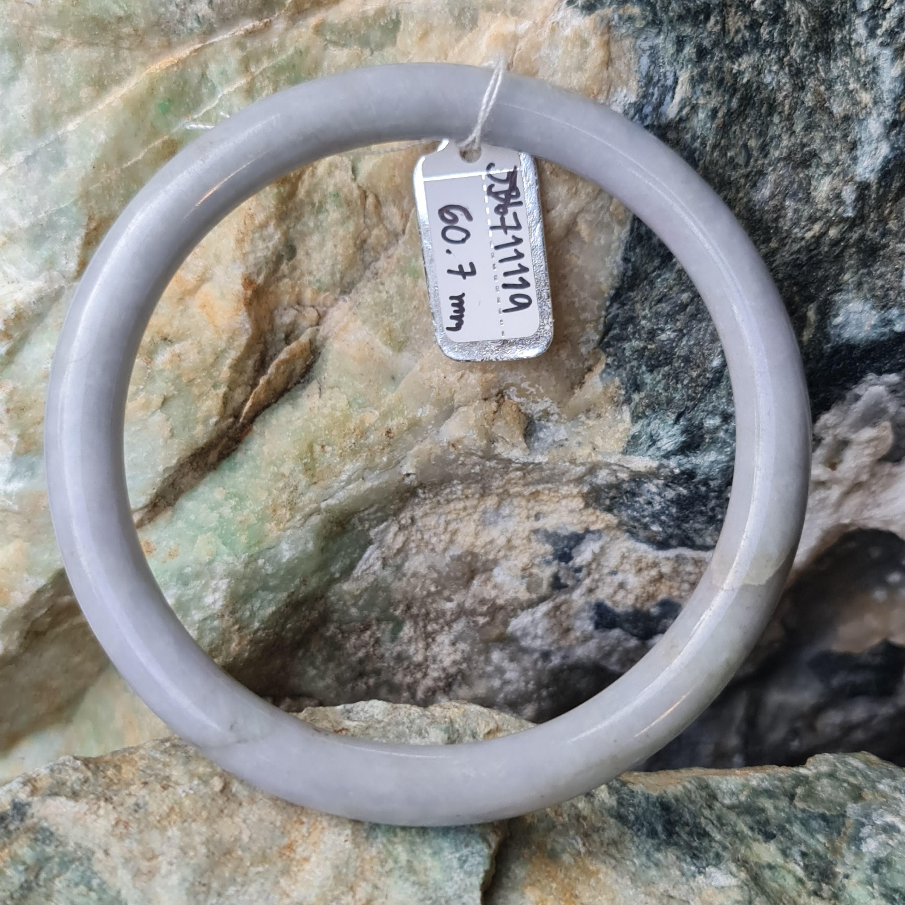 JB6711119 หยก พม่า แท้ Jade กำไลหยก 60.7 มม. (Jadeite bracelet) พม่า (Myanmar)