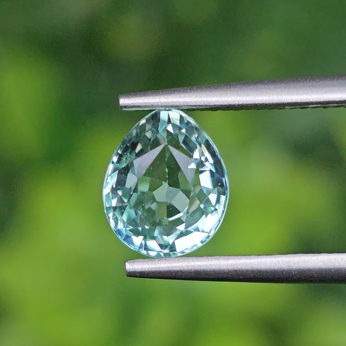 พลอย ทัวร์มาลีน (Tourmaline) 1.42 กะรัต (Cts.) พลอยแท้ อัญมณีมงคลประจําวันเกิด เครื่องประดับพลอย