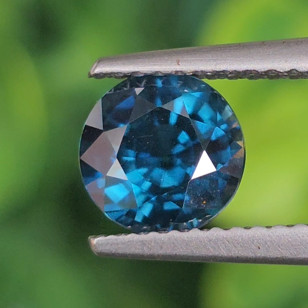 พลอย เพทาย Natural Zircon 1.93 กะรัต (Cts.) พร้อมใบเซอร์ พลอยแท้อัญมณีมงคล ประจําวันเกิด เครื่องประดับพลอย