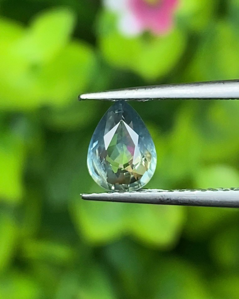 พลอย ไบ คัลเลอร์แซฟไฟร์ 2 สี Bi-Color Sapphire 1.00 กะรัต (Cts.) ดิบ Unheated พลอยแท้ อัญมณีมงคลประจําวันเกิด เครื่องประดับพลอย