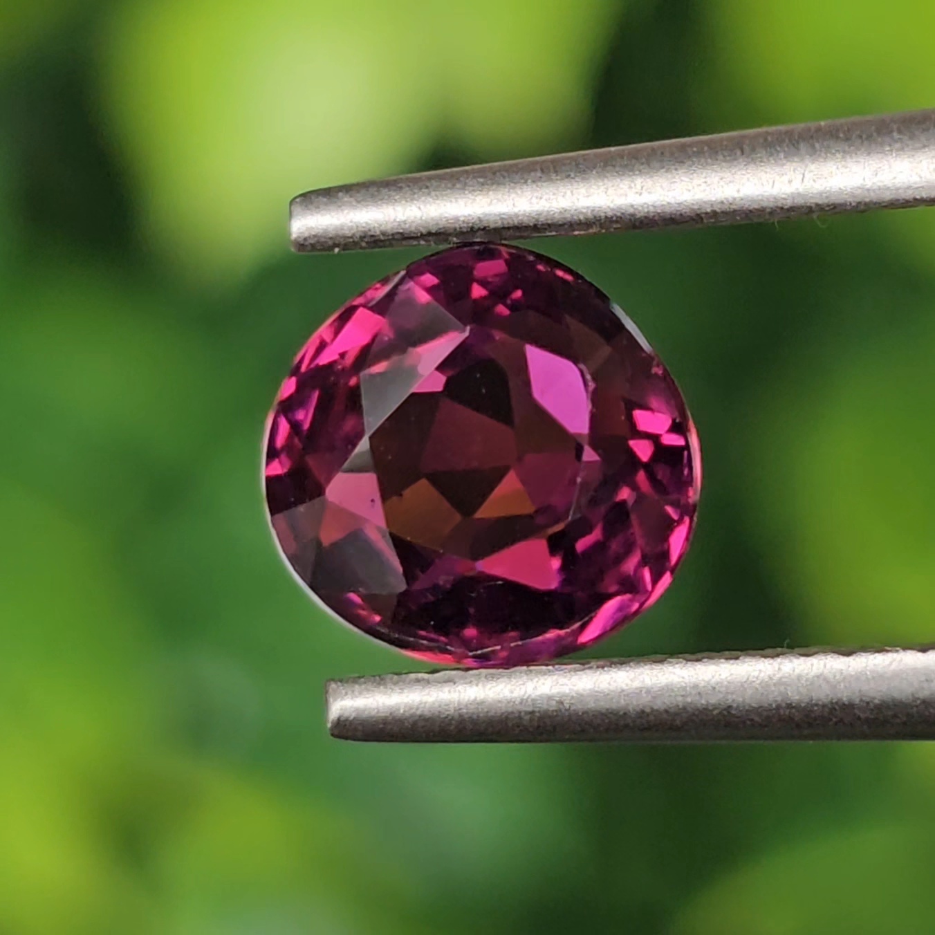 พลอย รูเบลไลต์ ทัวร์มาลีน Rubelite Tourmaline 1.27 กะรัต (Cts.) พลอยแท้ อัญมณีมงคลประจําวันเกิด เครื่องประดับพลอย