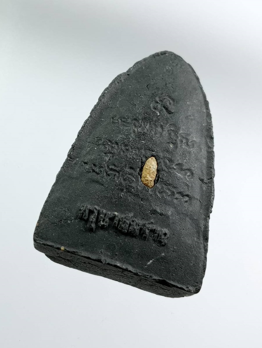 ผ3747 หลวงปู่ทวด ครูบาสมชาย อาศรมสถาน จ.ฉะเชิงเทรา ฝังแร่