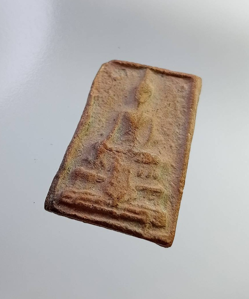 ผ2833 พระพุทธเนื้อดิน หลวงพ่อพลอย วัดเงินบางพรหม กรุงเทพฯ