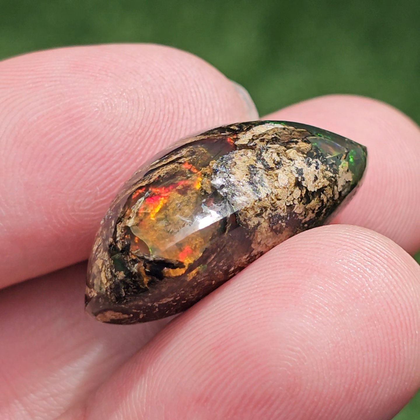 พลอย โอปอล Opal 32.50 กะรัต (Cts.) พลอยแท้ อัญมณีมงคลประจําวันเกิด เครื่องประดับพลอย