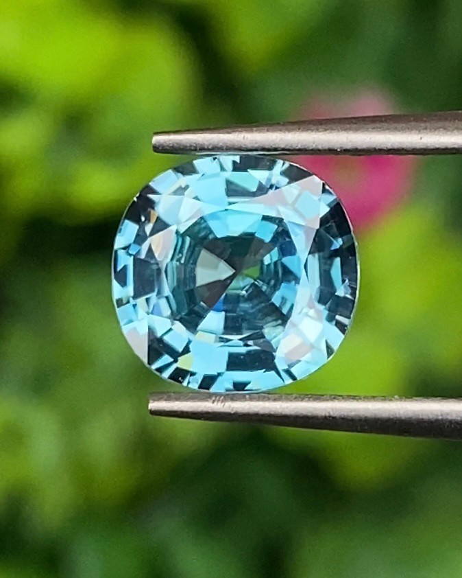 พลอย เพทาย Natural Zircon 2.71 กะรัต (Cts.) พลอยแท้ อัญมณีมงคล ประจําวันเกิด เครื่องประดับพลอย