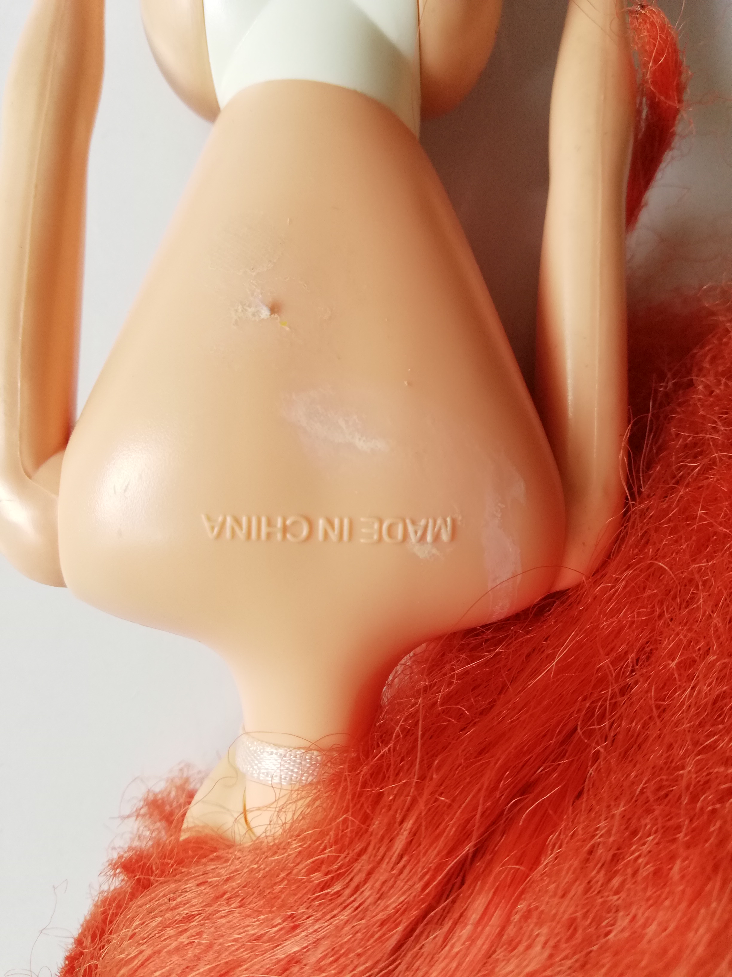 ตุ๊กตาเจ้าหญิงดิสนีย์ แอเรี่ยล ลิตเติ้ลเมอเมด โลโก้ Disney ที่ท้ายทอย Made in Chinaเจ้าหญิงดิสนีย์ Disney Priness เจ้าหญิงแอเรี่ยล** ผมแดงฟูตามภาพ มีตำหนิที่ผิวถลอกที่หน้าอกด้านซ้ายและหลัง