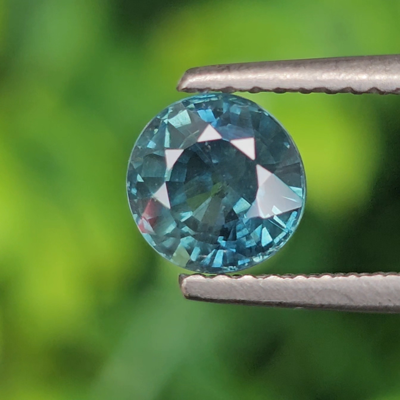 พลอย แซปไฟร์สีน้ำเงินอมเขียว Teal Sapphire 1.34 กะรัต (Cts.) พลอยแท้ อัญมณีมงคลประจําวันเกิด เครื่องประดับพลอย