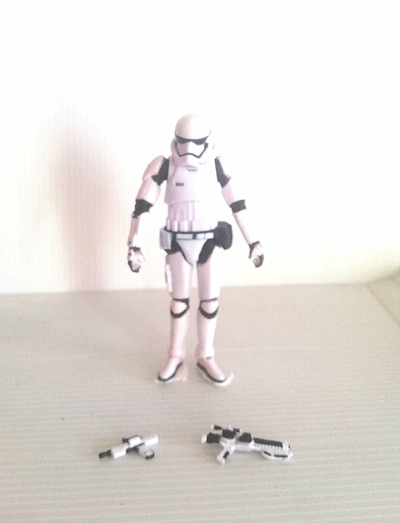 ของสะสมจากสตาร์วอร์ โมเดล Star Wars, First Order Storm Trooper ** บริเวณหัวไหล่เปื้อนสีชมพู