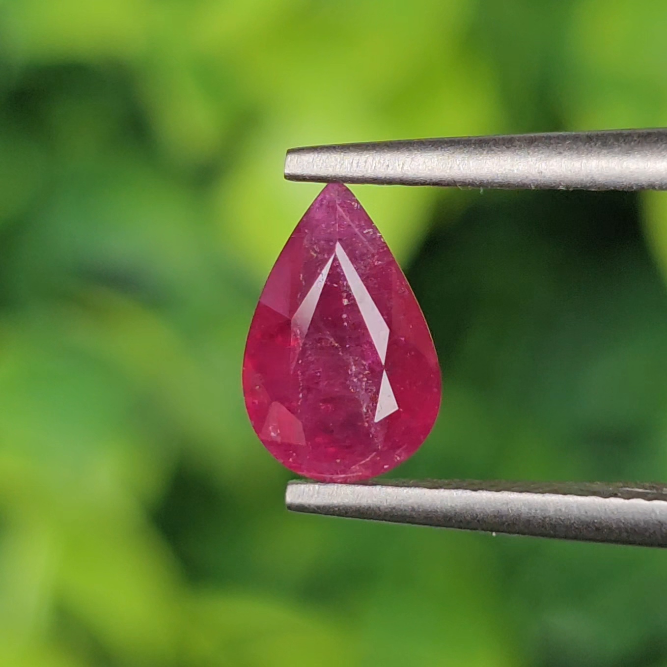 พลอย ทับทิม สยาม Siam Ruby Sapphire 1.01 กะรัต (Cts.) พลอยแท้ อัญมณีมงคลประจําวันเกิด เครื่องประดับพลอย