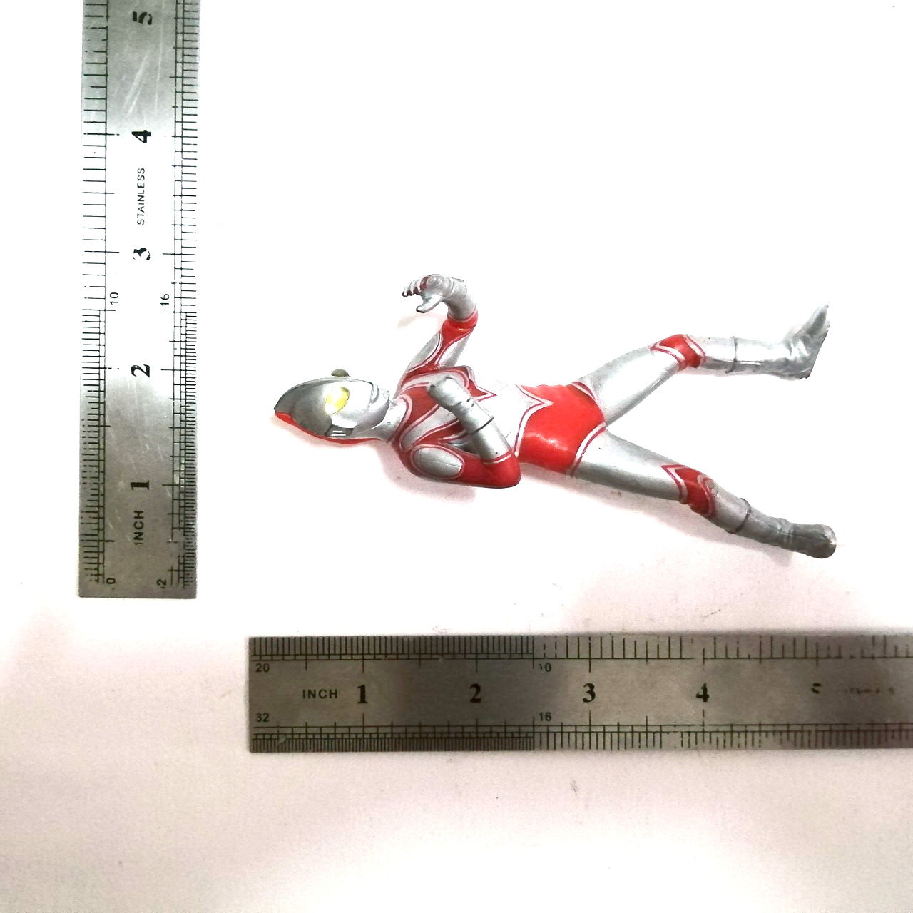 ยางตัน 4.5นิ้ว อุลตร้าแมนแจ๊ค ขนาดตามภาพ งานปี 2000 ชุด Hyper detail (HD)