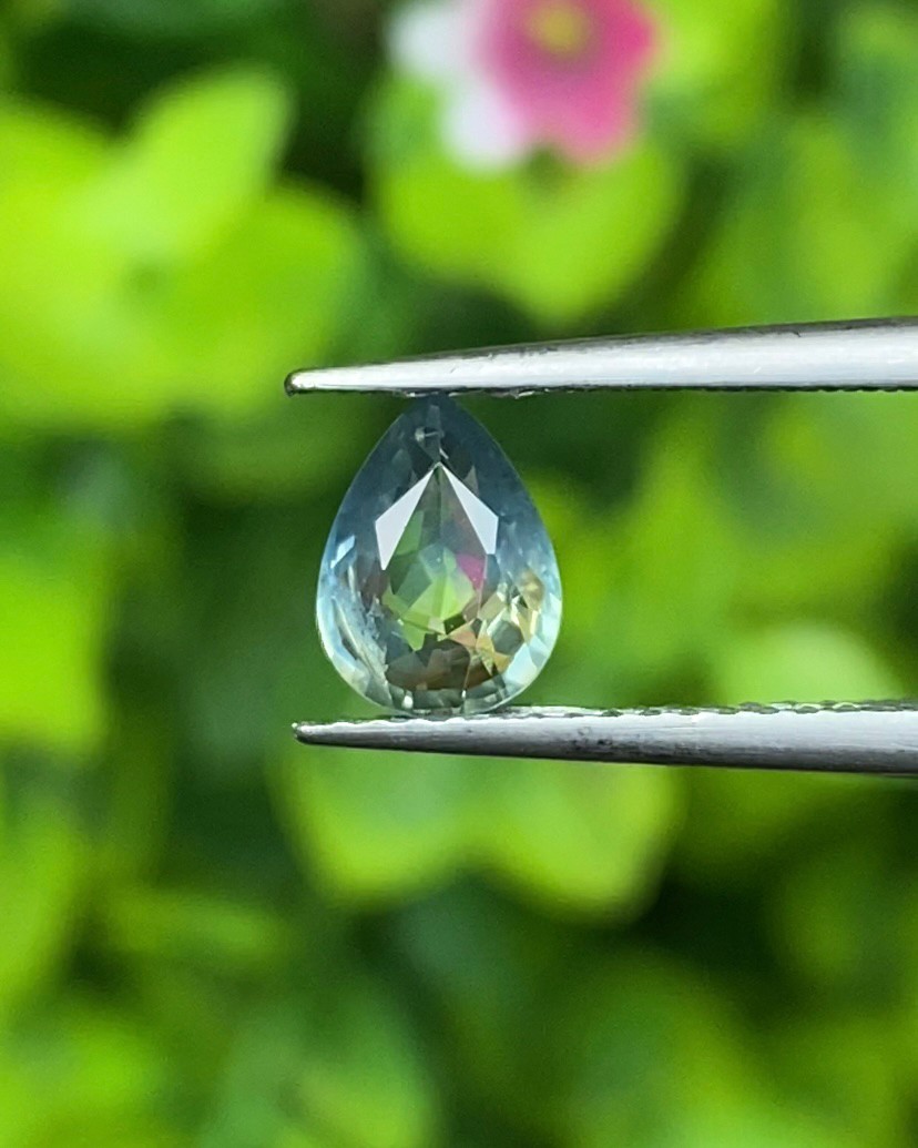 พลอย ไบ คัลเลอร์แซฟไฟร์ 2 สี Bi-Color Sapphire 1.00 กะรัต (Cts.) ดิบ Unheated พลอยแท้ อัญมณีมงคลประจําวันเกิด เครื่องประดับพลอย