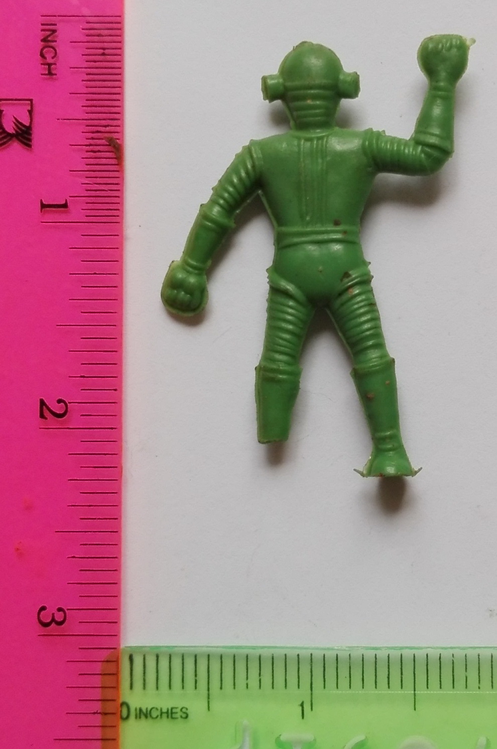 ของเล่น ย้อนยุค ของสะสมเรโทร " ตุ๊กตุ่น แอ๊นท์ 2" Ants ตุ๊กตุ่นพลาสติกสีเขียว 'ฮีโร่เก่า อิชิโมริ ดีไซน์' มีตำหนิ ข้อเท้าหัก