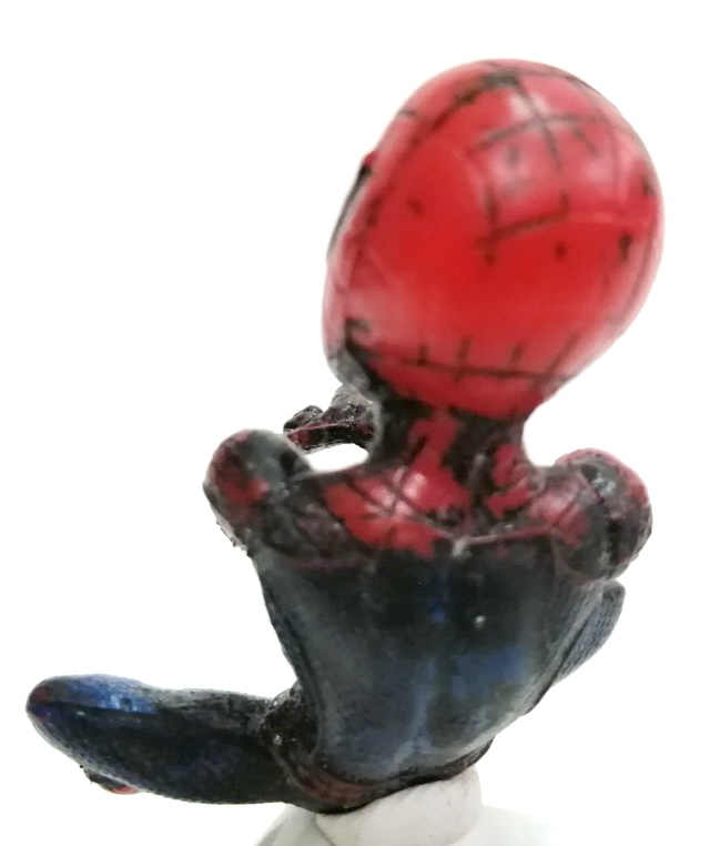 ฟิกเกอร์ สไปเดอร์แมน กึ่งSD ท่านั่ง สามารถนำไปวางประดับได้ ท่านั่งยิงใย ทำสีสำเร็จ ขนาดราว 8 ซม. เก่าเก็บ