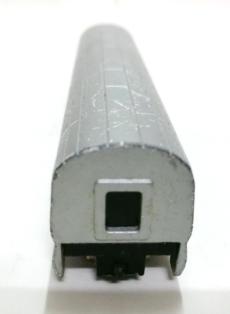 ของสะสม รถไฟเหล็ก ของ toren made in japan โครงและล้อเป็นเหล็ก พื้นล่างเป็นพลาสติก ขนาดยาว16 ซม สเก HO.มือสอง สภาพดี **มีรอยถลอกบ้าง เล็กน้อย งานเก่าเก็บ