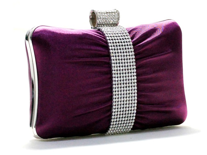 Pre-order กระเป๋าออกงาน Evening Clutch ทรงเก๋ คาดเพชร พร้อมสายสะพายสั้น/ยาว สวยหรู