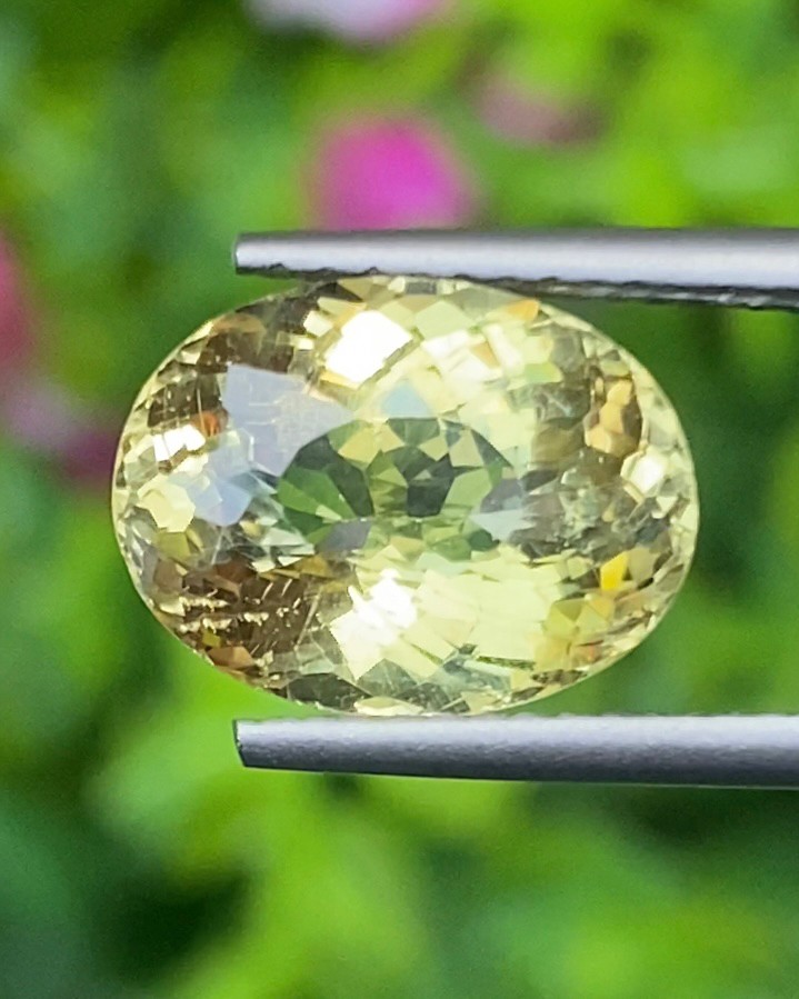 พลอย อะพาไทต์ Apatite 4.24 (Cts.) ดิบ Unheated พร้อมใบเซอร์ พลอยแท้ อัญมณีมงคลประจําวันเกิด เครื่องประดับพลอย