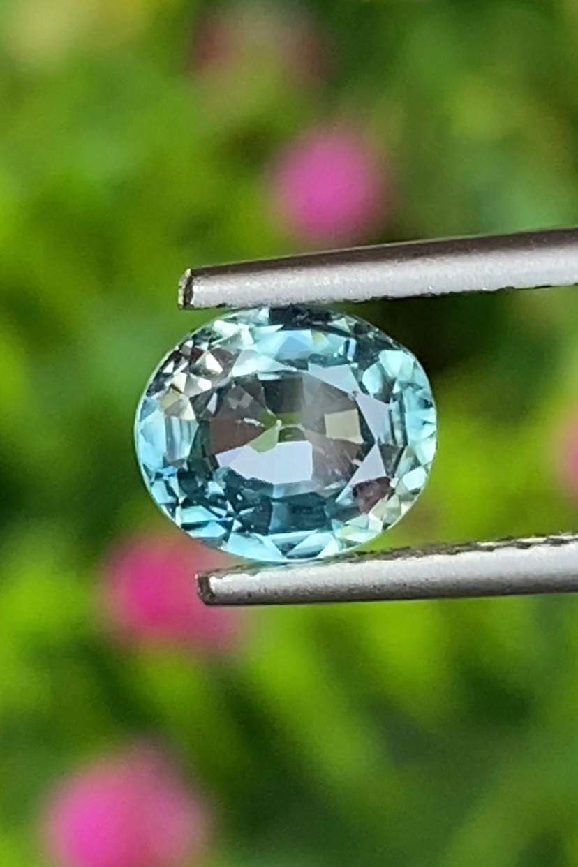 พลอย เพทาย Natural Zircon 1.32 กะรัต (Cts.) พลอยแท้อัญมณีมงคล ประจําวันเกิด เครื่องประดับพลอย