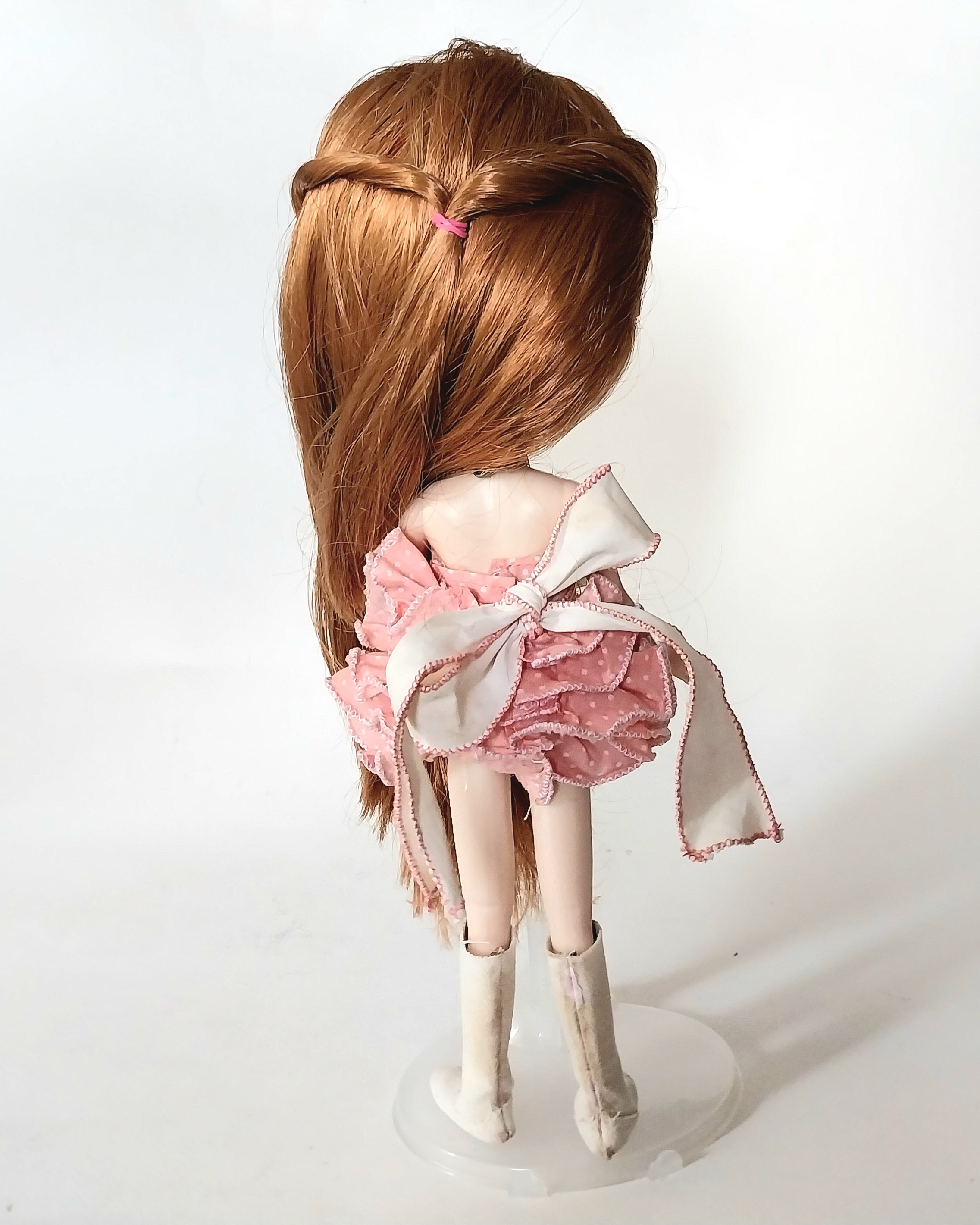 มีหลายภาพ ไม่รวมฐาน,ตุ๊กตาบลายธ์ Hasbro Tomy China 2006 รองเท้าบู๊ธผ้า ลายหลุดหมดแล้ว ไม่มีพื้นร้องเท้า ราคา 1,800 .- ส่ง 40.-