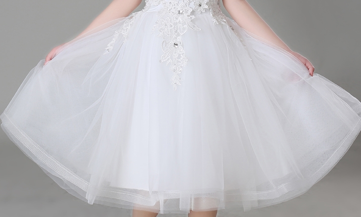 Pre-order ชุดราตรีเด็ก ชุดออกงาน ชุดกระโปรง สไตล์เจ้าหญิง แบบไหล่ปาด ผ้าลูกไม้ แต่งเพชรช่วงอก กระโปรงตาข่าย มีซิปหลัง