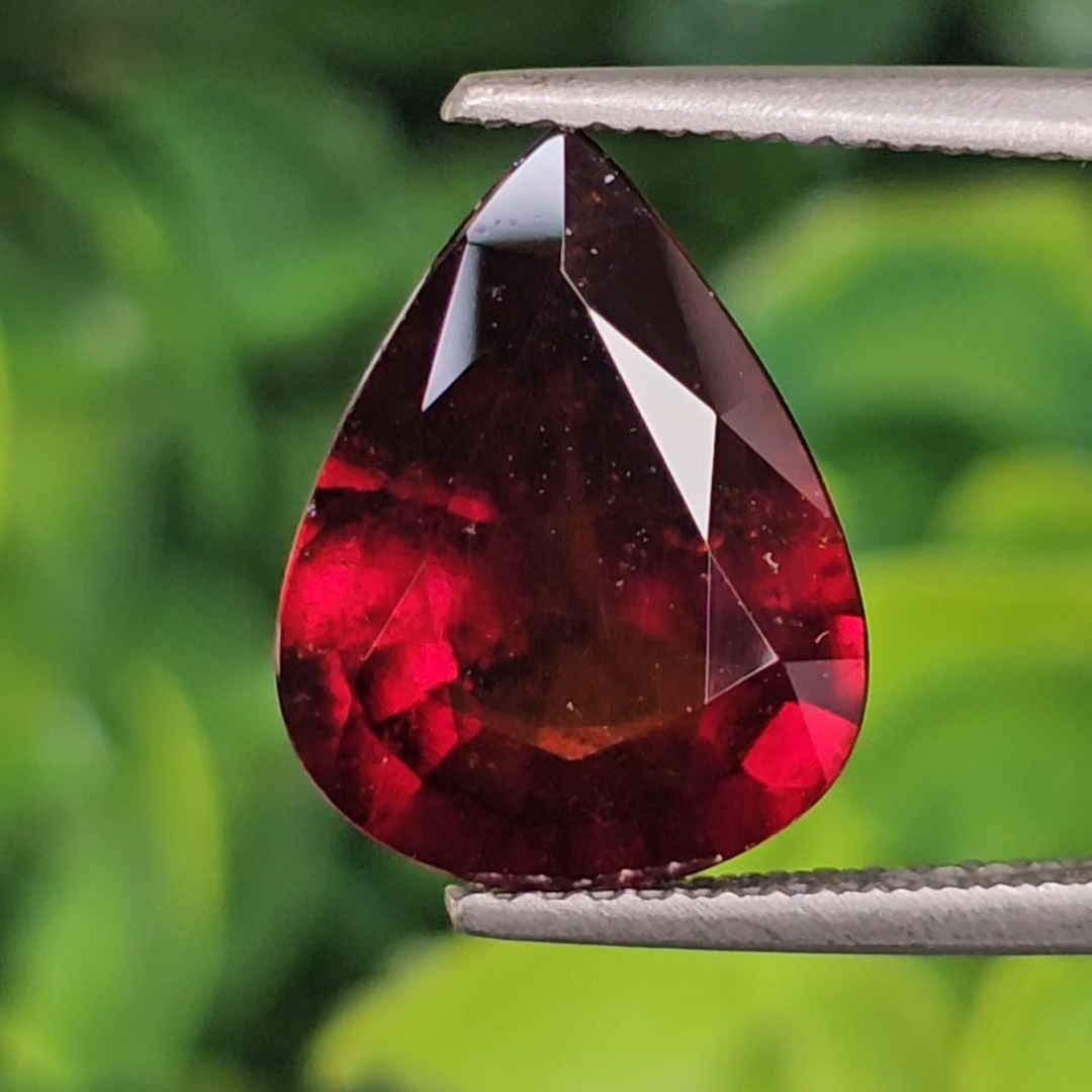 พลอย เฮลโซไนท์ การ์เน็ท Hessonite Garnet 4.05 กะรัต (Cts.) พลอยแท้อัญมณีมงคล ประจําวันเกิด เครื่องประดับพลอย