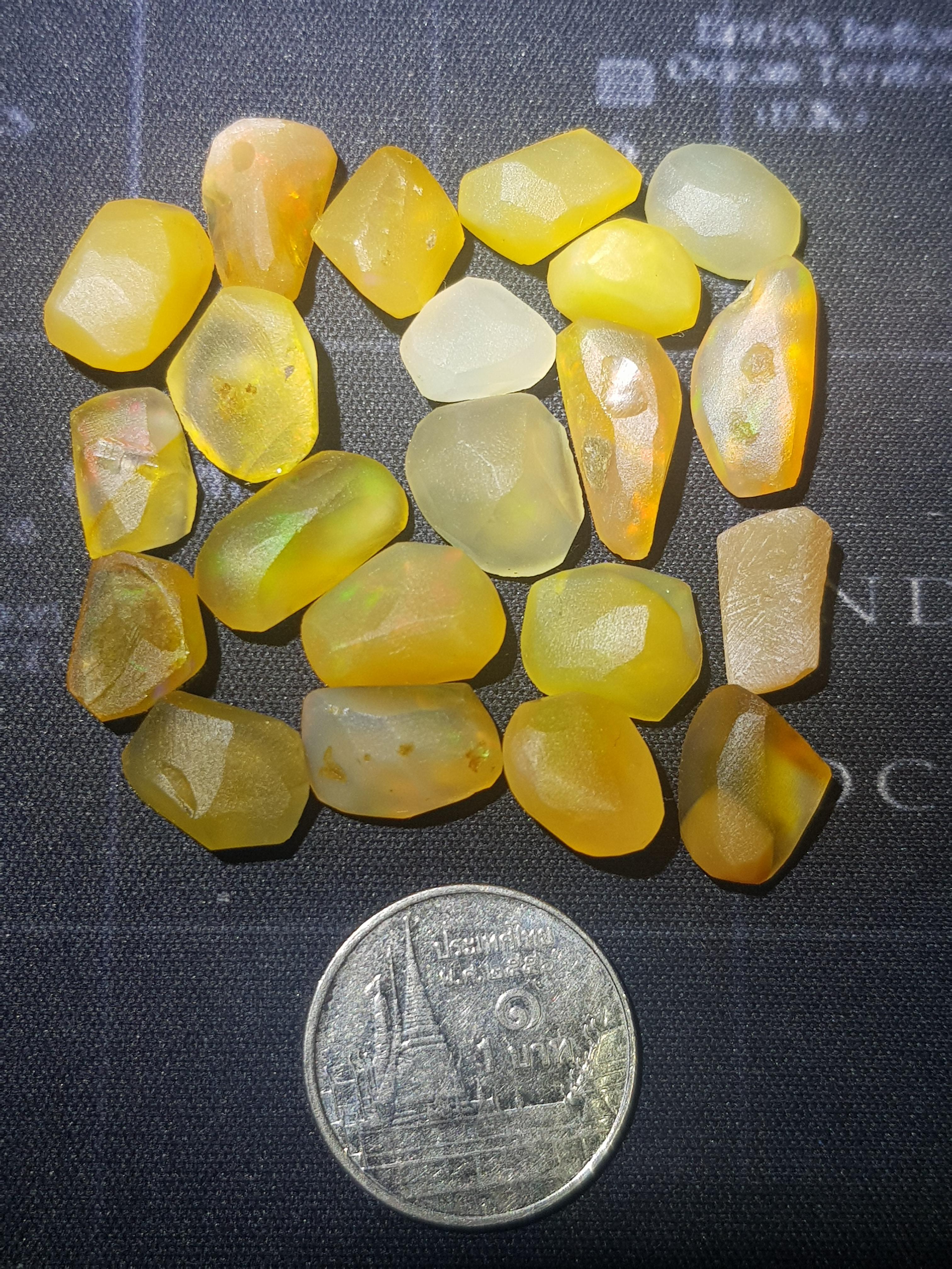 พลอย โอปอล Opal 61.95 กะรัต (Cts.) 21 เม็ด (Pcs) พลอยแท้ อัญมณีมงคลประจําวันเกิด เครื่องประดับพลอย